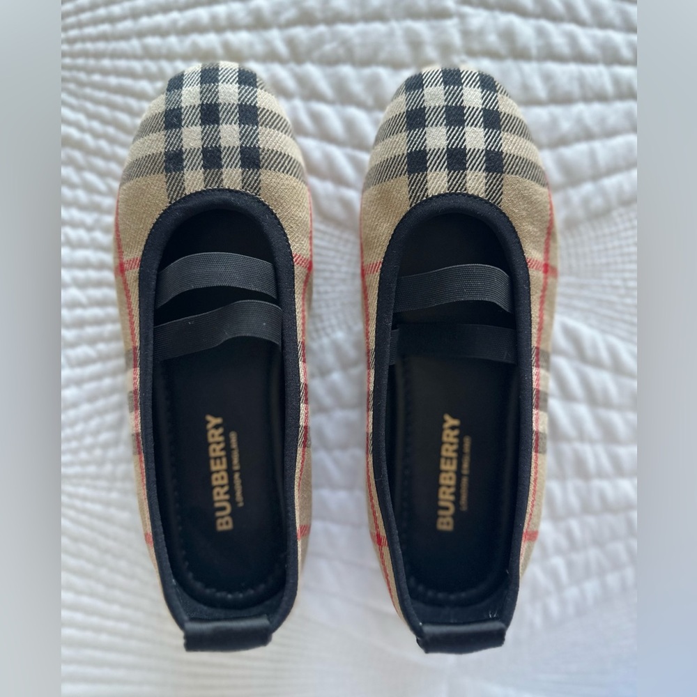Burberry Checkered Flats in Black and Tan